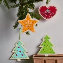 Sachenmacher Holz-Stickanhänger, Bastelset Weihnachten, 12 St., ab 5 J